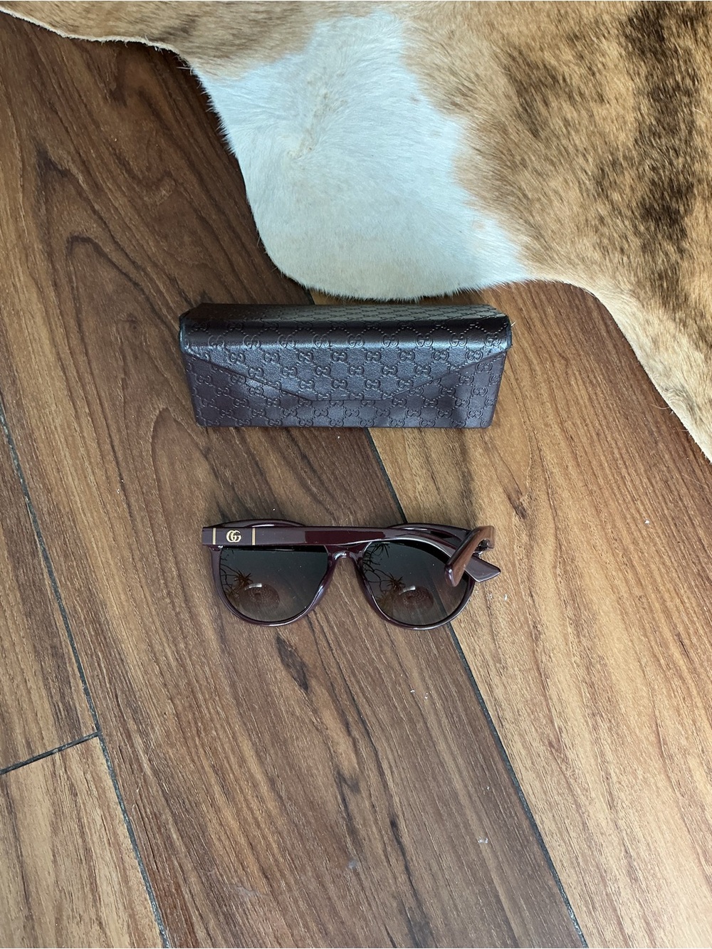 Gucci Women’s Brown Gradient Lens Sunglasses - Picture 2 of 4